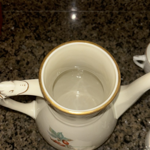 B&G Bing Grondahal fine porcelain tea pot and tea cups - Picture 6 of 6